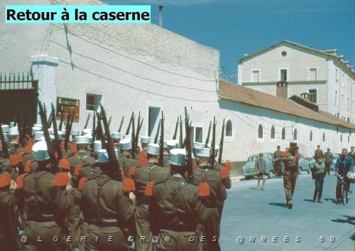 JOUR DE FETE RETOUR A LA CASERNE.jpg
